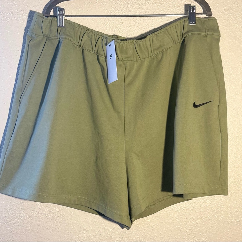 Nike Sportswear Women's Jersey Easy Shorts in Olive Green Size 2X NWT